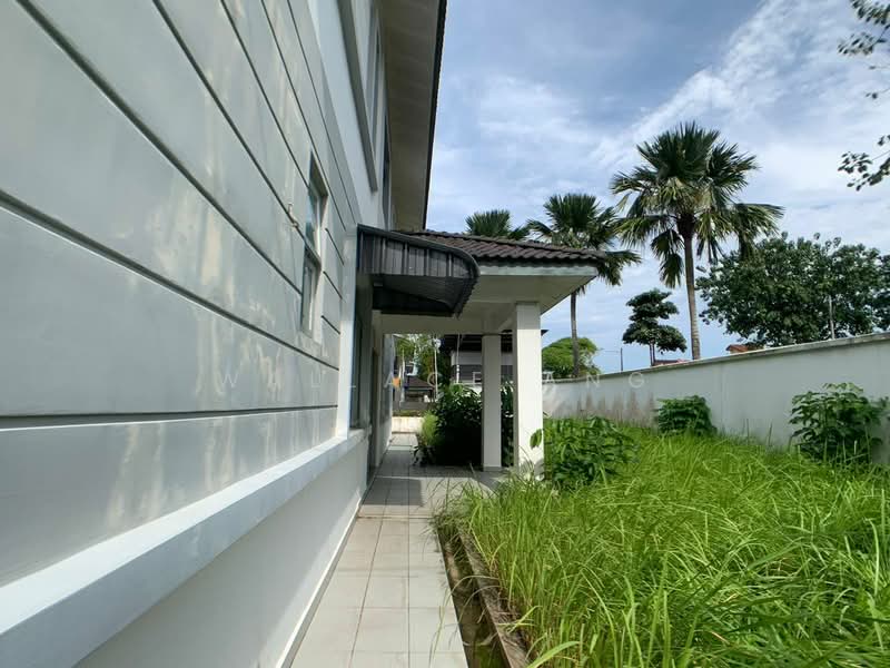 Rumah Teres 2-Tingkat untuk Dijual di Taman Molek (Johor Bahru) - Wallace Ang - Exterior - PropertyGuru.com.my