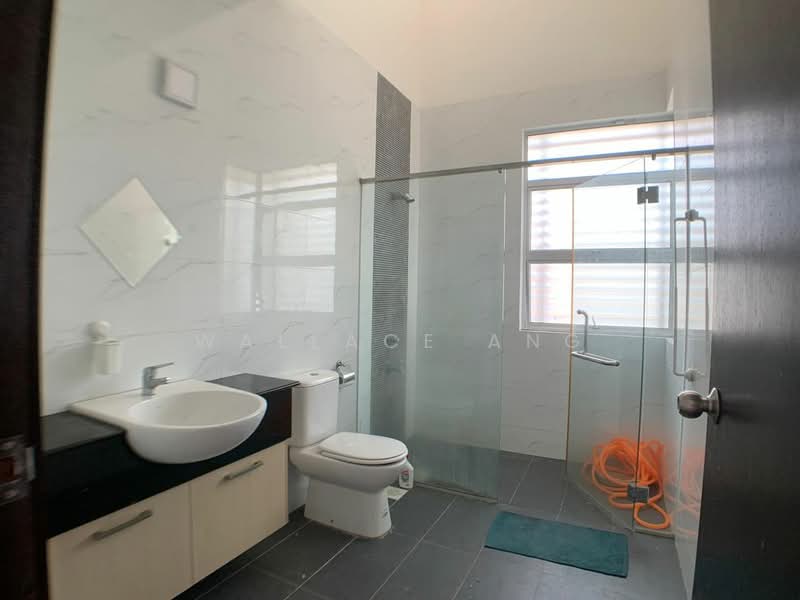 Rumah Teres 2-Tingkat untuk Dijual di Taman Molek (Johor Bahru) - Wallace Ang - Bathroom - PropertyGuru.com.my