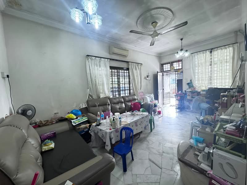 1-storey Terraced House for Sale in Taman Bukit Tiram (Ulu Tiram) - Jayden Ng - Living Room - PropertyGuru.com.my