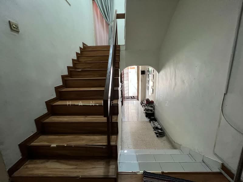 Rumah Teres 2 Tingkat untuk Dijual di Taman Subang Ss3 (Petaling Jaya) - Hanif Hanz - Entrance - PropertyGuru.com.my