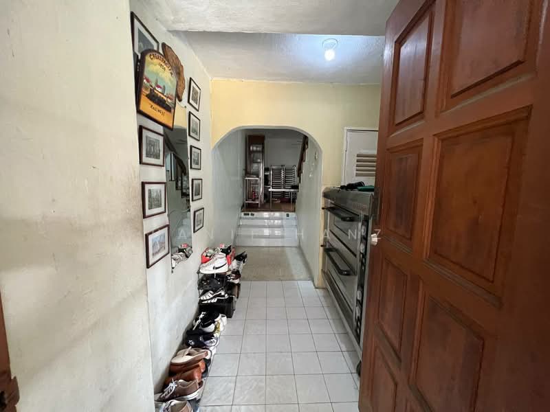 Rumah Teres 2 Tingkat untuk Dijual di Taman Subang Ss3 (Petaling Jaya) - Hanif Hanz - Entrance - PropertyGuru.com.my