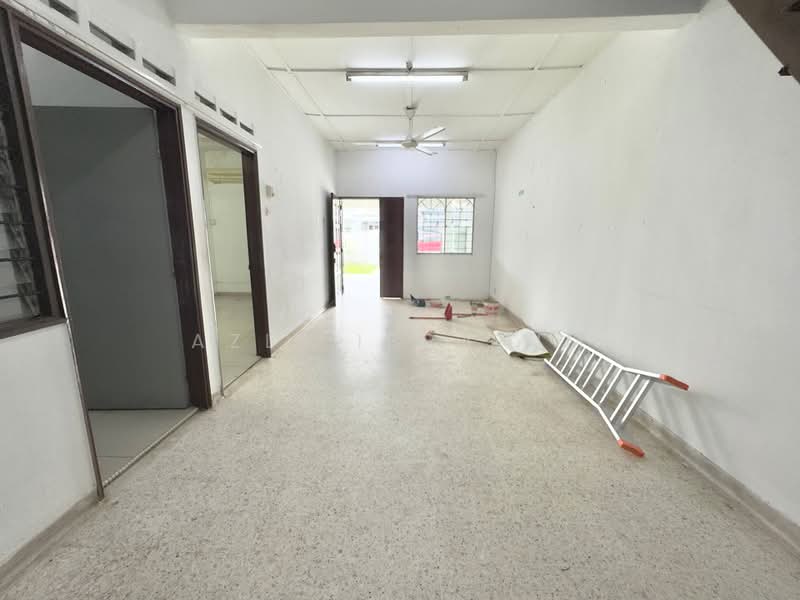 1-storey Terraced House for Sale in SS 3, Taman Universiti (Petaling Jaya) - Azli Ibrahim - Interior - PropertyGuru.com.my
