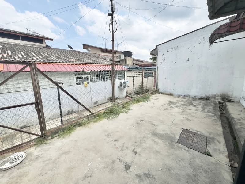 1-storey Terraced House for Sale in SS 3, Taman Universiti (Petaling Jaya) - Azli Ibrahim - Exterior - PropertyGuru.com.my