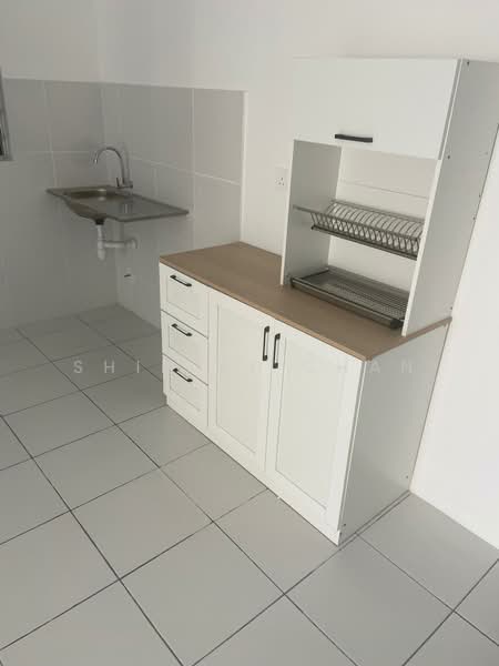 Condominium for Rent at Residensi Sateria - Shirley Chan - Kitchen - PropertyGuru.com.my