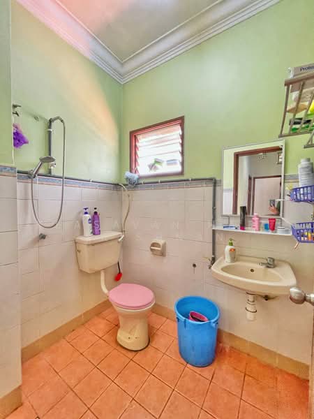 Rumah Teres 2 Tingkat untuk Dijual di Putra Heights (Subang Jaya) - Keasavan Hari Krishnan - Bathroom - PropertyGuru.com.my