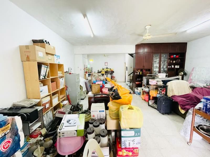 2-storey Terraced House for Sale in Taman Connaught (Cheras) - Hanif Hanz - Living Room - PropertyGuru.com.my