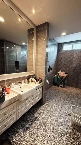 Cluster House for Sale in Taman Gaya (Ulu Tiram) - Samuel Lee - Bathroom - PropertyGuru.com.my