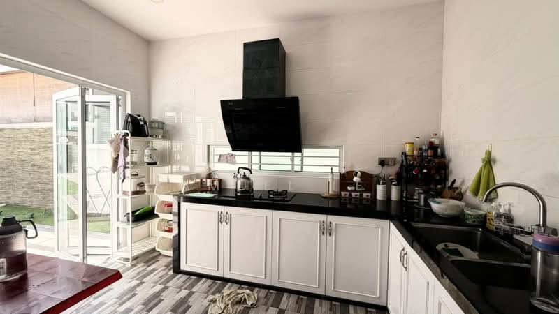 Cluster House for Sale in Taman Gaya (Ulu Tiram) - Samuel Lee - Kitchen - PropertyGuru.com.my