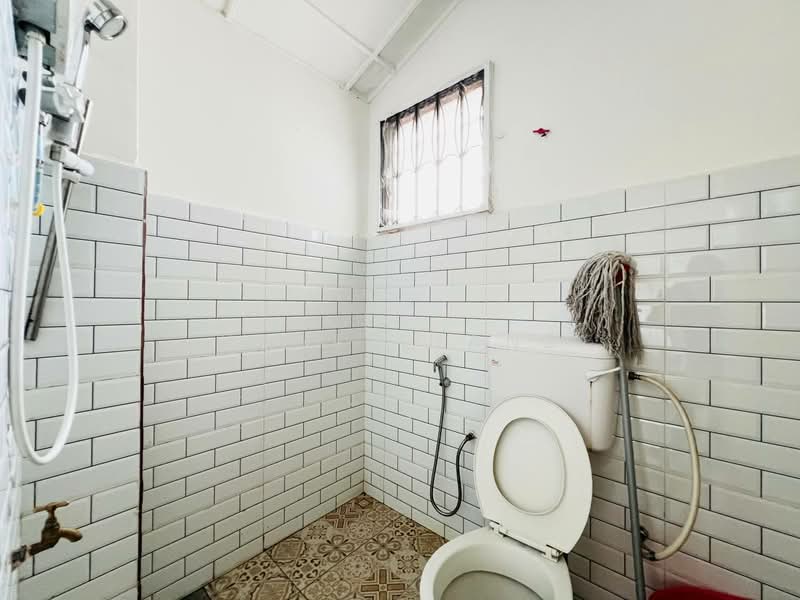 2-storey Terraced House for Sale in Taman Tun Dr Ismail (Kuala Lumpur) - Hanif Hanz - Bathroom - PropertyGuru.com.my