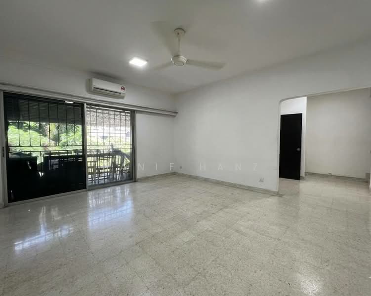 2-storey Terraced House for Sale in Taman Tun Dr Ismail (Kuala Lumpur) - Hanif Hanz - Living Room - PropertyGuru.com.my