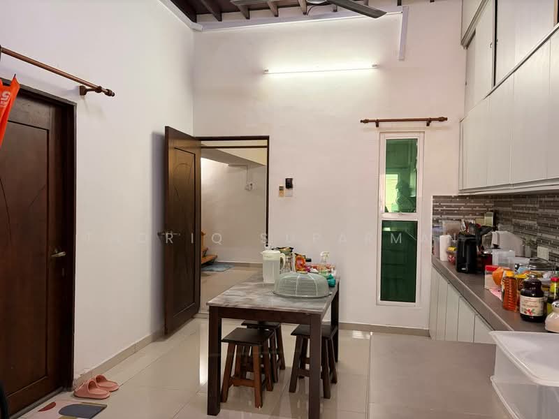 Rumah Teres 1.5 Tingkat untuk Dijual di Taman Tun Dr Ismail (Kuala Lumpur) - Thoriq Suparman - Kitchen - PropertyGuru.com.my