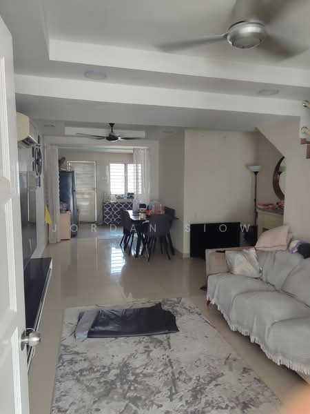 2-storey Terraced House for Sale in Sri Petaling (Kuala Lumpur) - Jordan Siow - Living Room - PropertyGuru.com.my