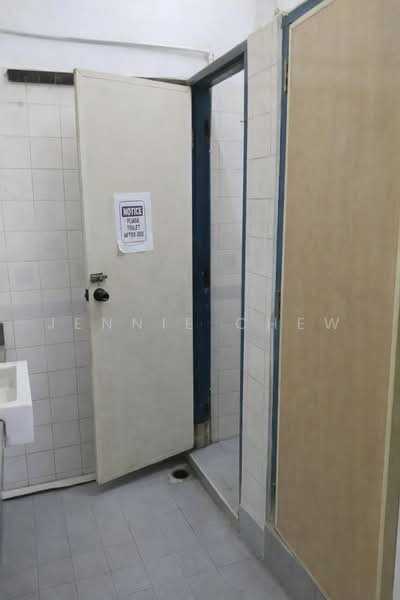 Kilang Teres untuk Disewa di Taman Mount Austin (Tebrau) - Jennie Chew - Bathroom - PropertyGuru.com.my