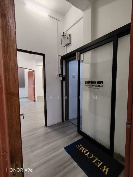 Shop / Office for Rent in Petaling Jaya (Selangor) - Chris Lim - Entrance - PropertyGuru.com.my