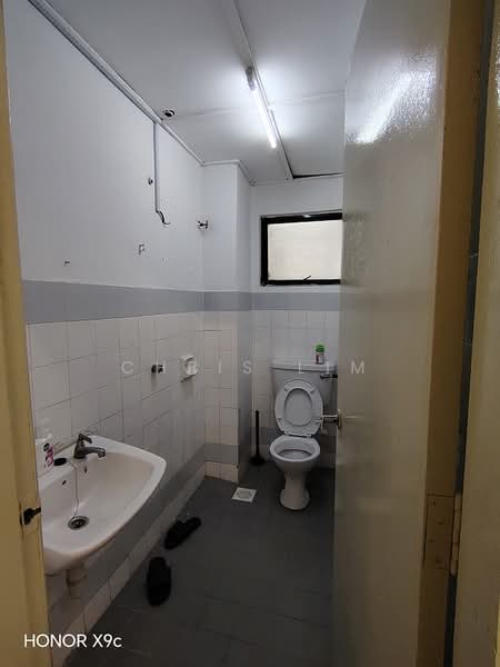 Shop / Office for Rent in Petaling Jaya (Selangor) - Chris Lim - Bathroom - PropertyGuru.com.my