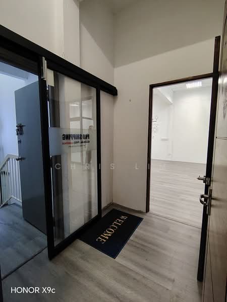 Shop / Office for Rent in Petaling Jaya (Selangor) - Chris Lim - Entrance - PropertyGuru.com.my