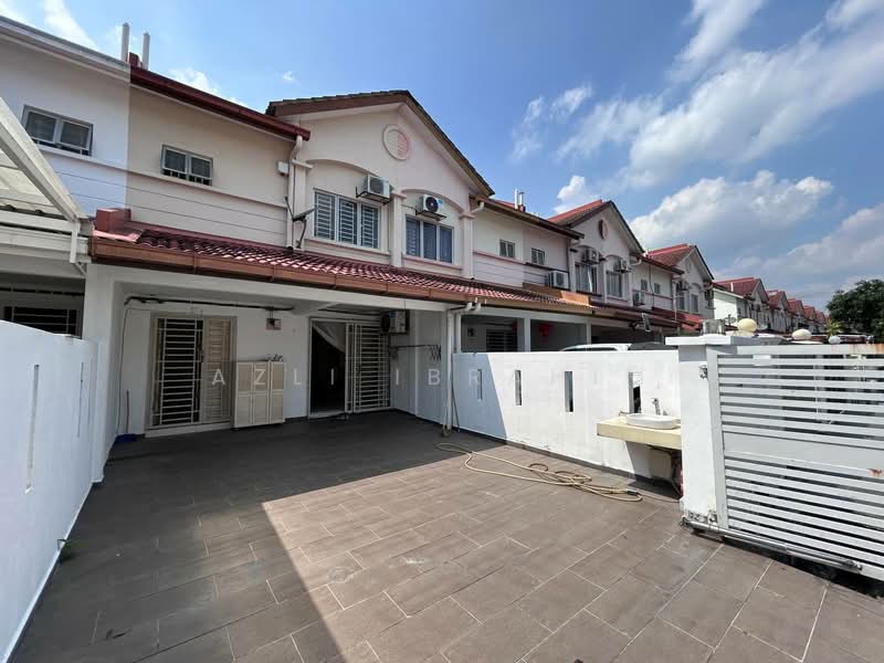 2-storey Terraced House for Sale in TAMAN PUCHONG UTAMA (Puchong) - Azli Ibrahim - Exterior - PropertyGuru.com.my