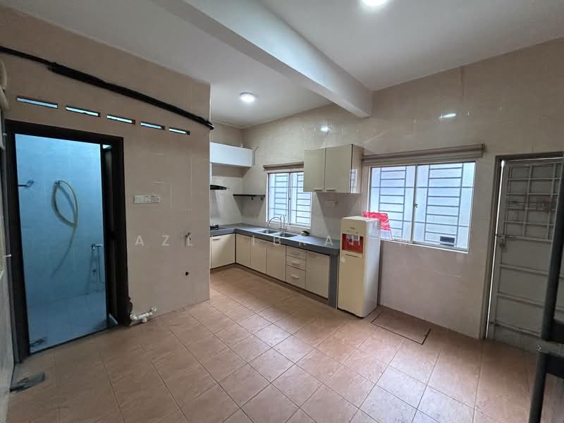 2-storey Terraced House for Sale in TAMAN PUCHONG UTAMA (Puchong) - Azli Ibrahim - Kitchen - PropertyGuru.com.my