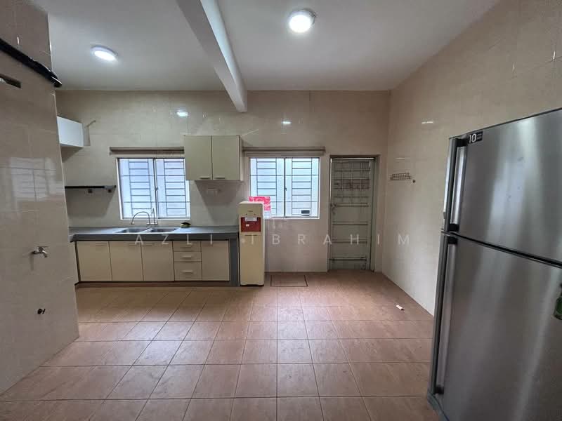 2-storey Terraced House for Sale in TAMAN PUCHONG UTAMA (Puchong) - Azli Ibrahim - Kitchen - PropertyGuru.com.my