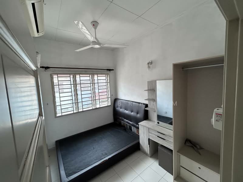 2-storey Terraced House for Sale in TAMAN PUCHONG UTAMA (Puchong) - Azli Ibrahim - Bedroom - PropertyGuru.com.my