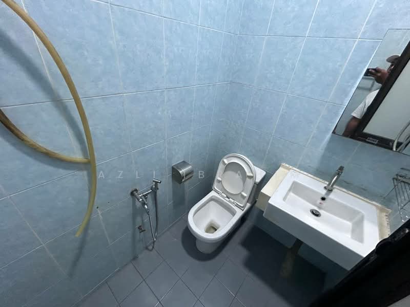2-storey Terraced House for Sale in TAMAN PUCHONG UTAMA (Puchong) - Azli Ibrahim - Bathroom - PropertyGuru.com.my