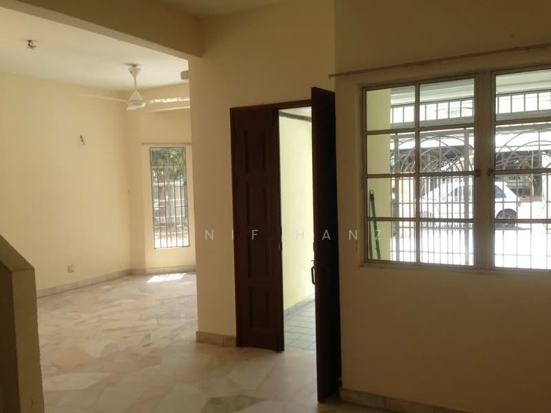 2-storey Terraced House for Sale in Setapak (Kuala Lumpur) - Hanif Hanz - Living Room - PropertyGuru.com.my