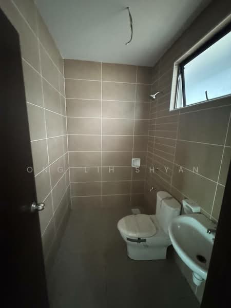Rumah Berkembar untuk Dijual di Bandar Dato Onn (Tebrau) - Ong Lih Shyan - Bathroom - PropertyGuru.com.my