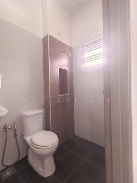 2-storey Terraced House for Sale in Taman Rinting (Masai) - Wallace Ang - Bathroom - PropertyGuru.com.my