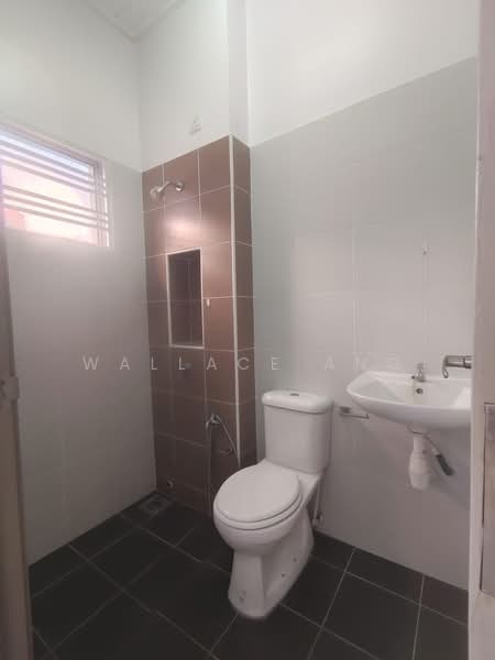 2-storey Terraced House for Sale in Taman Rinting (Masai) - Wallace Ang - Bathroom - PropertyGuru.com.my