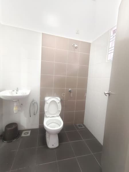 2-storey Terraced House for Sale in Taman Rinting (Masai) - Wallace Ang - Bathroom - PropertyGuru.com.my