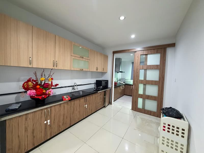Terraced House for Sale in Island Glades (Jelutong) - Qyan Goh - Kitchen - PropertyGuru.com.my