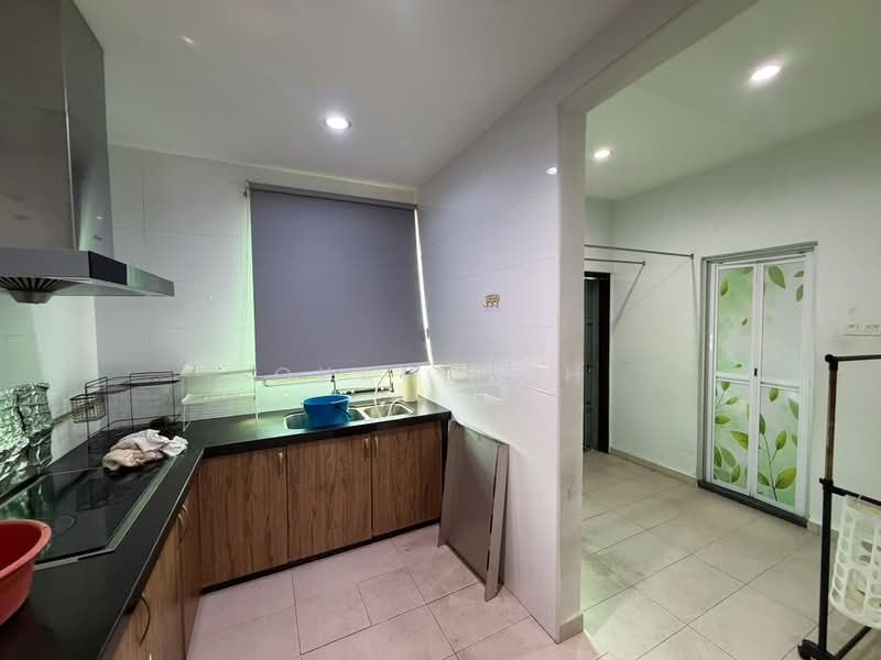 Terraced House for Sale in Island Glades (Jelutong) - Qyan Goh - Kitchen - PropertyGuru.com.my