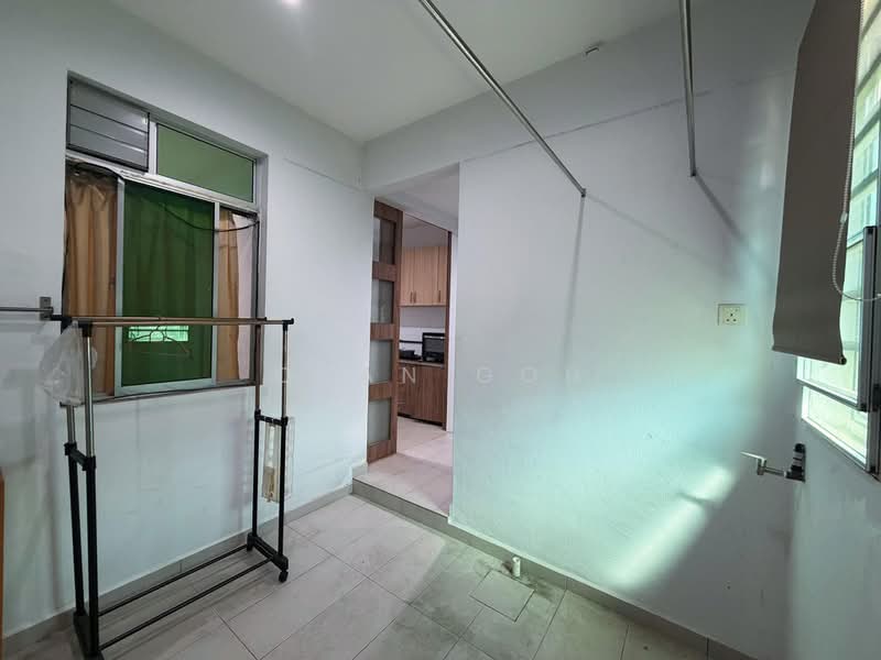 Terraced House for Sale in Island Glades (Jelutong) - Qyan Goh - Kitchen - PropertyGuru.com.my