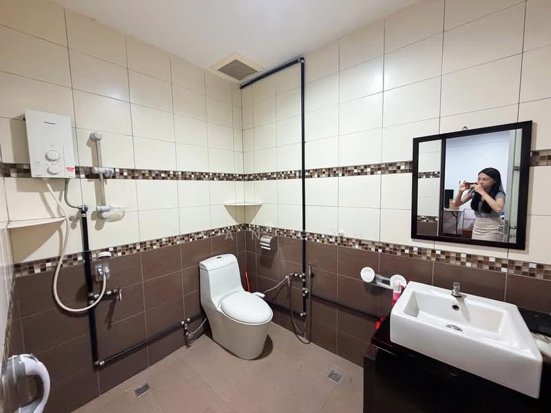 Terraced House for Sale in Island Glades (Jelutong) - Qyan Goh - Bathroom - PropertyGuru.com.my