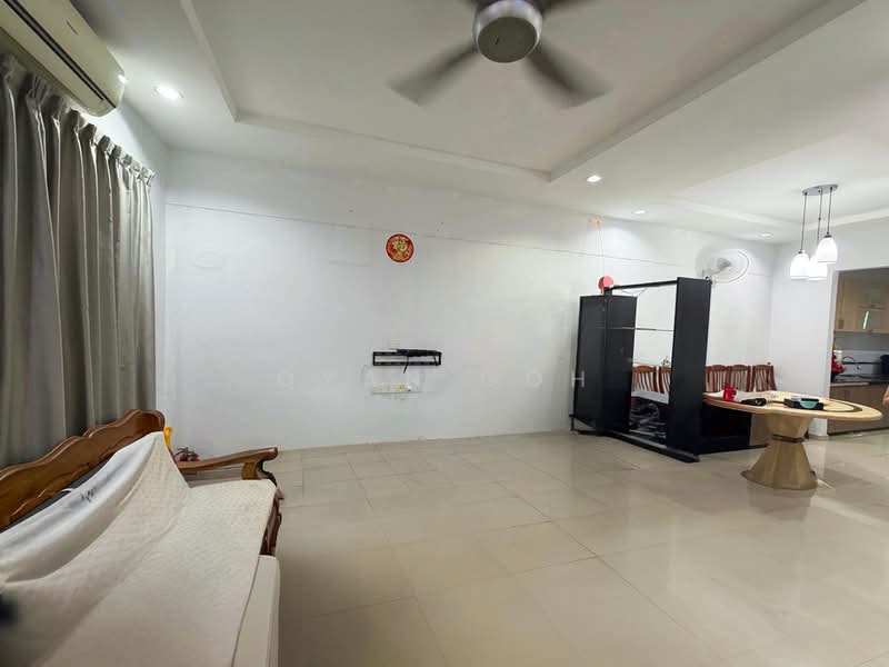 Terraced House for Sale in Island Glades (Jelutong) - Qyan Goh - Living Room - PropertyGuru.com.my