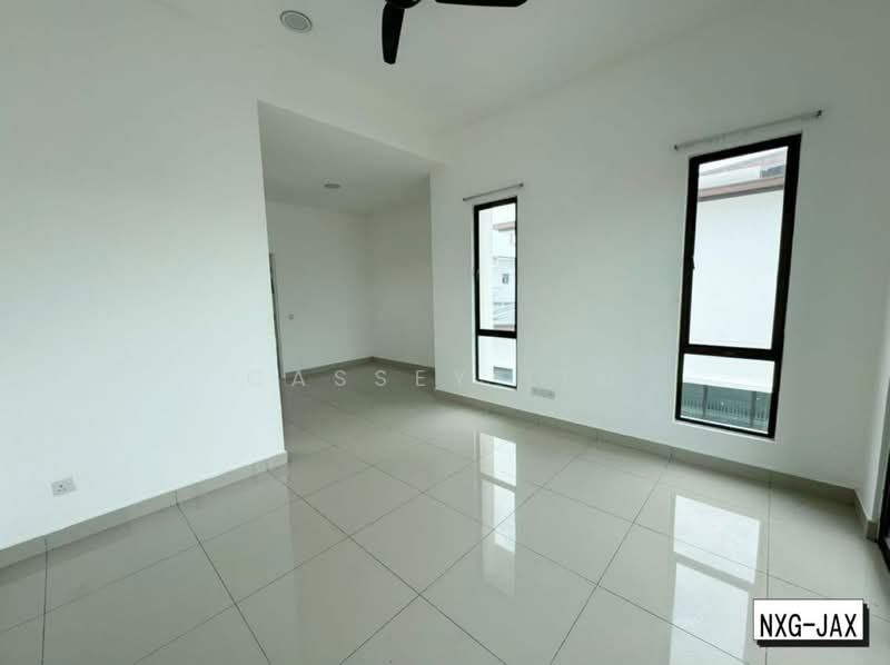 Rumah Berkembar untuk Dijual di Setia Alam (Selangor) - Cassey Lim - Living Room - PropertyGuru.com.my