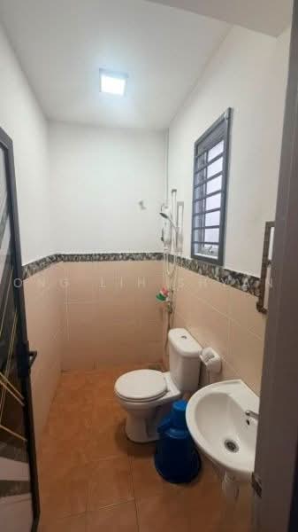 2-storey Terraced House for Sale in Senai (Kulai) - Ong Lih Shyan - Bathroom - PropertyGuru.com.my
