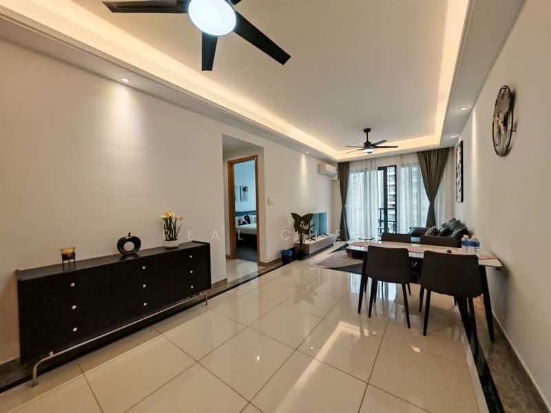Kondominium untuk Dijual di R&F Princess Cove Phase 2-Seine Region - Real Chew - Living Room - PropertyGuru.com.my