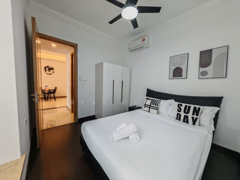Kondominium untuk Dijual di R&F Princess Cove Phase 2-Seine Region - Real Chew - Bedroom - PropertyGuru.com.my