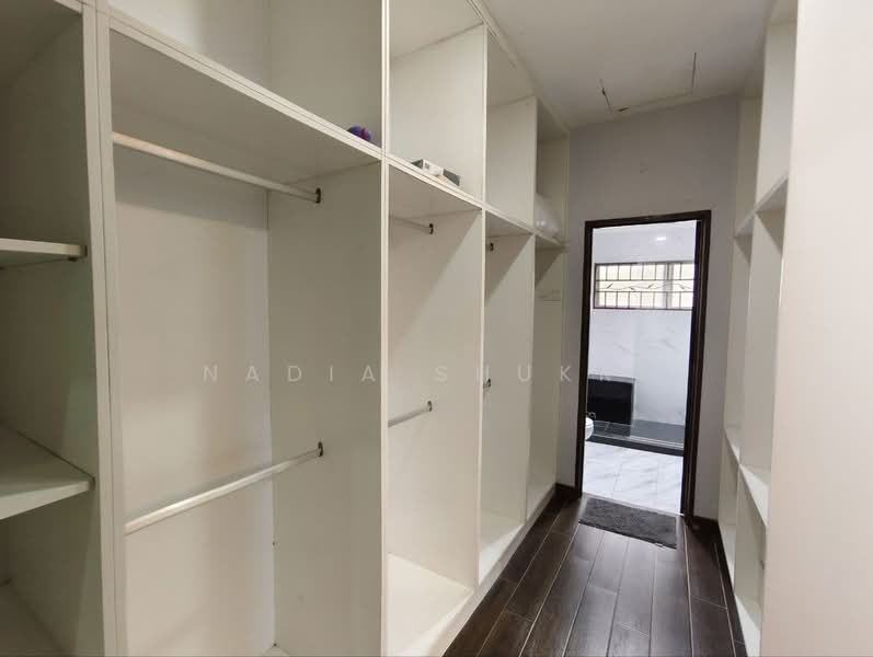 2-storey Terraced House for Sale in Denai Alam (Shah Alam) - Nadia Shukri - Corridor - PropertyGuru.com.my