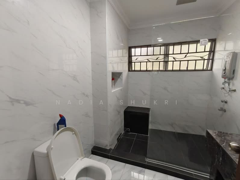 2-storey Terraced House for Sale in Denai Alam (Shah Alam) - Nadia Shukri - Bathroom - PropertyGuru.com.my