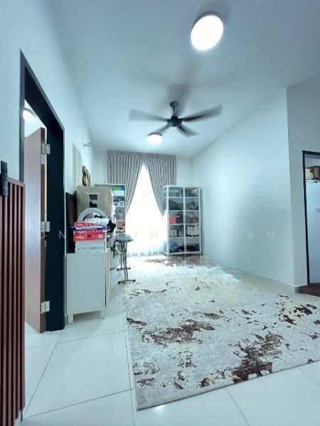 Cluster House for Sale in Taman Impian Emas (Skudai) - Ong Lih Shyan - Living Room - PropertyGuru.com.my