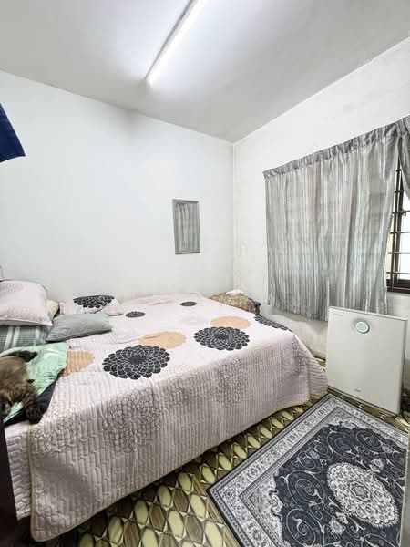 Rumah Flat untuk Dijual di Bandar Baru Permas Jaya - Stefan Yu - Bedroom - PropertyGuru.com.my