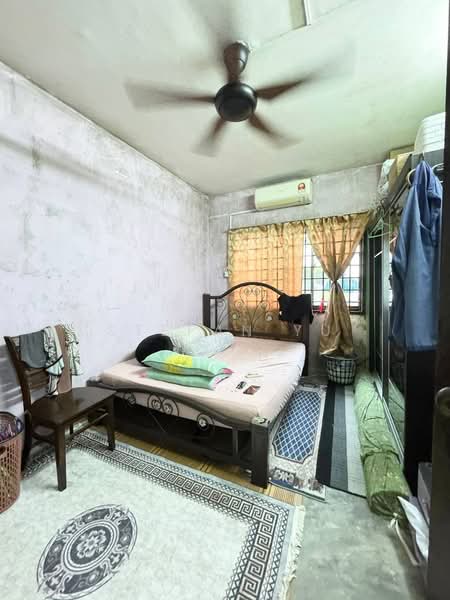 Rumah Flat untuk Dijual di Bandar Baru Permas Jaya - Stefan Yu - Bedroom - PropertyGuru.com.my