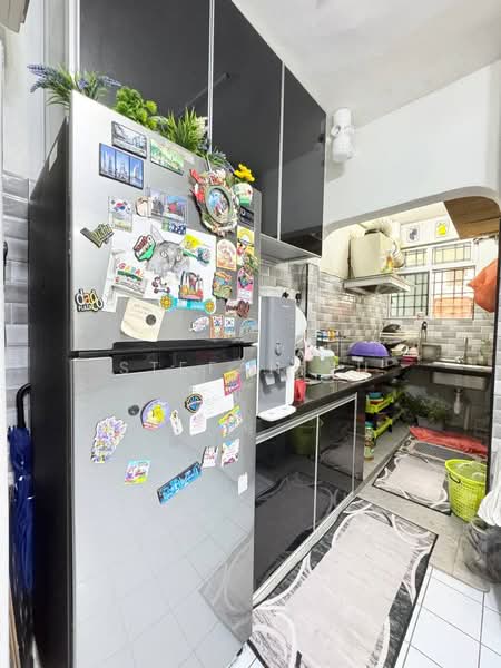 Rumah Flat untuk Dijual di Bandar Baru Permas Jaya - Stefan Yu - Kitchen - PropertyGuru.com.my