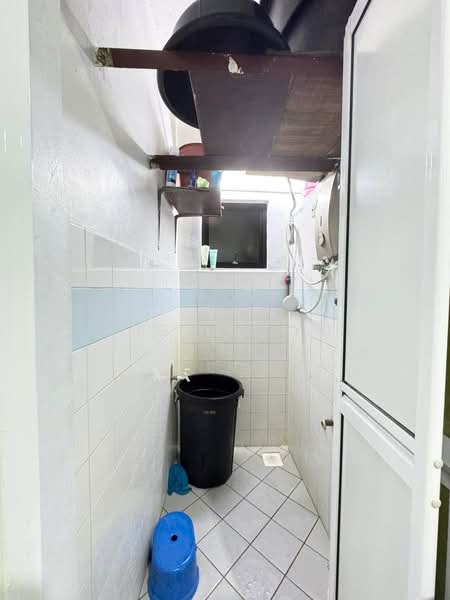 Rumah Flat untuk Dijual di Bandar Baru Permas Jaya - Stefan Yu - Bathroom - PropertyGuru.com.my