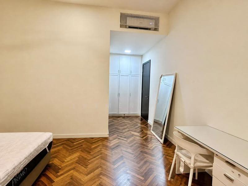 Kondominium untuk Dijual di Quayside Seafront Resort Condominiums - Ertmen Ho - Bedroom - PropertyGuru.com.my