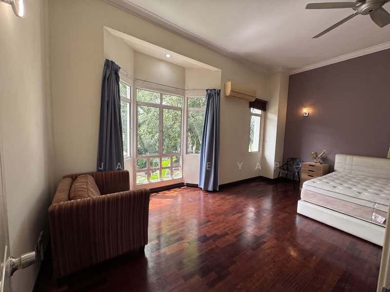 Kondominium untuk Disewa di Bungaraya Condominium - Jasmine Yap - Living Room - PropertyGuru.com.my