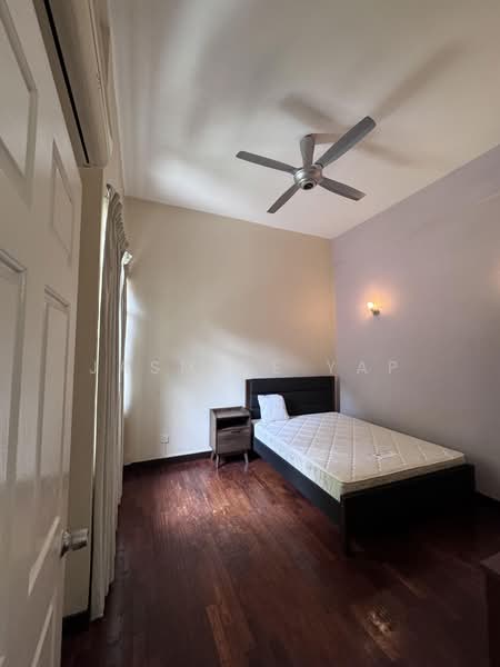 Kondominium untuk Disewa di Bungaraya Condominium - Jasmine Yap - Bedroom - PropertyGuru.com.my