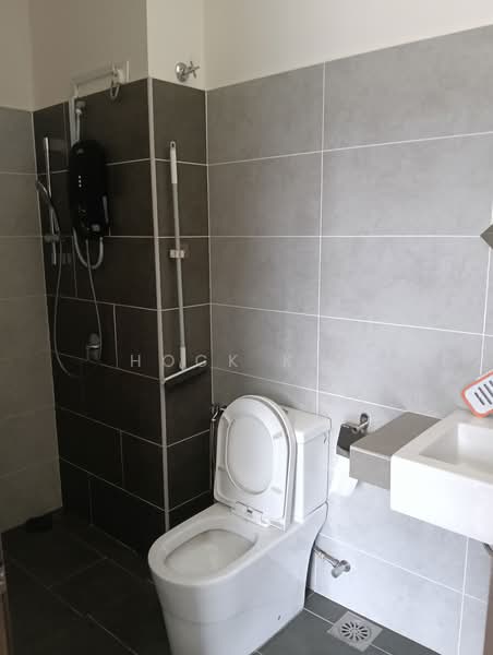 Rumah Teres 2 Tingkat untuk Disewa di Taman Bukit Mutiara (Tebrau) - Hock Kim - Bathroom - PropertyGuru.com.my